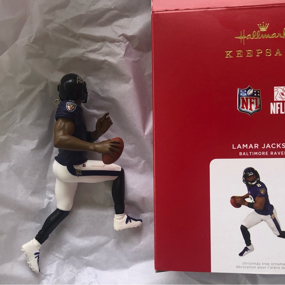 Lamar Jackson Hallmark Keepsake Ornament 2021 Baltimore Ravens Football - Picture 7 of 12
